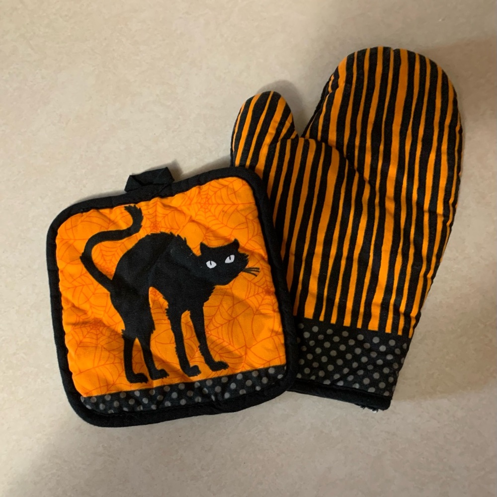 Halloween Oven Mitt & Pot Holder Set